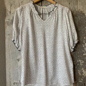 Short Sleeved Black and White Blouse